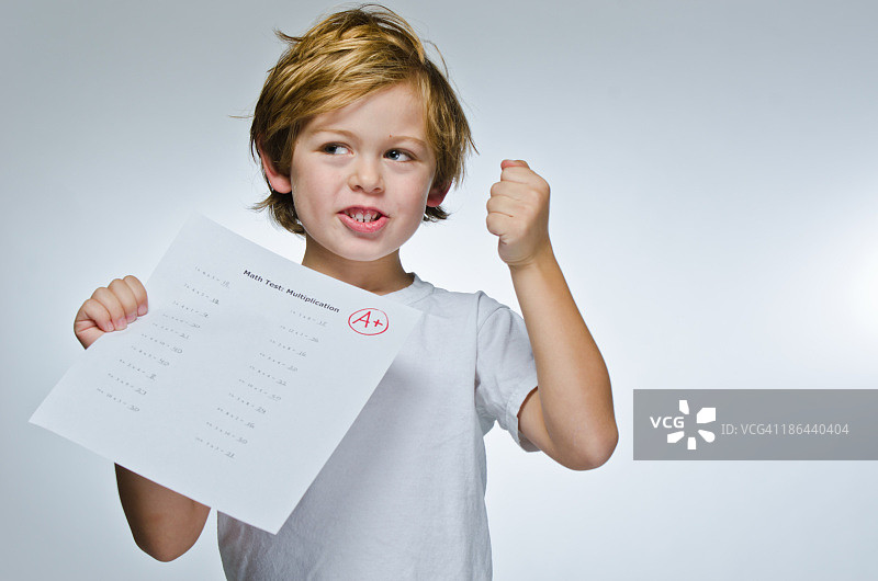 成绩优异的快乐学生图片素材