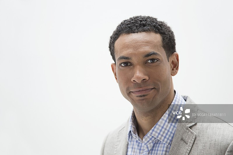 中年男人工作室肖像图片素材