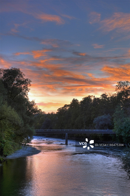 德国巴伐利亚莱希河日出景色图片素材