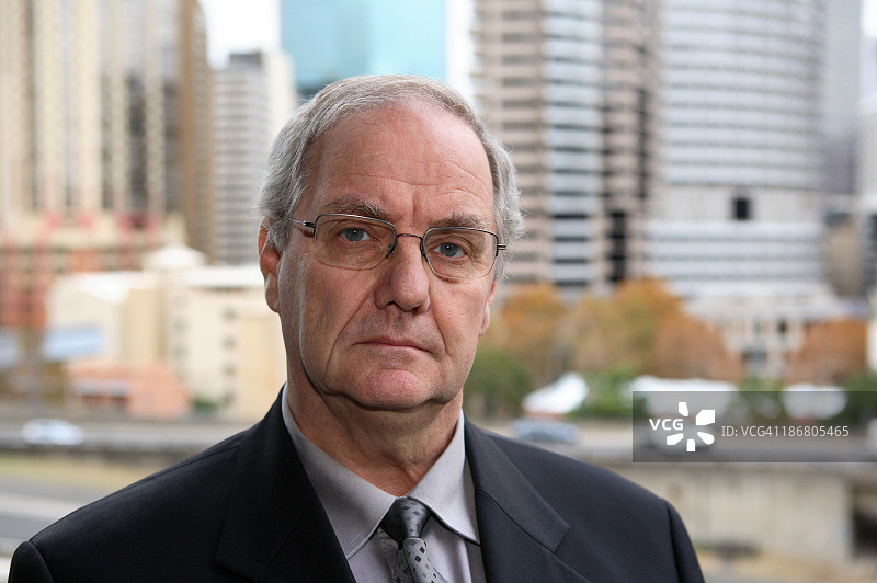 严肃的情绪图片素材