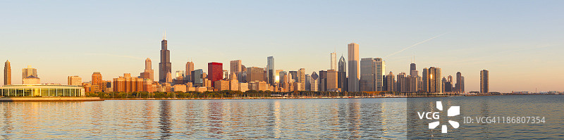 芝加哥天际线金色日出全景图片素材