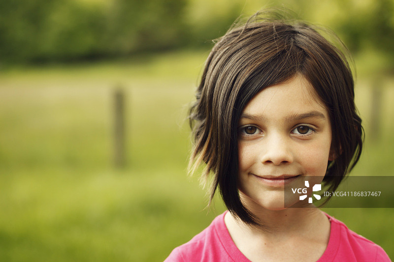 棕色眼睛的女孩图片素材