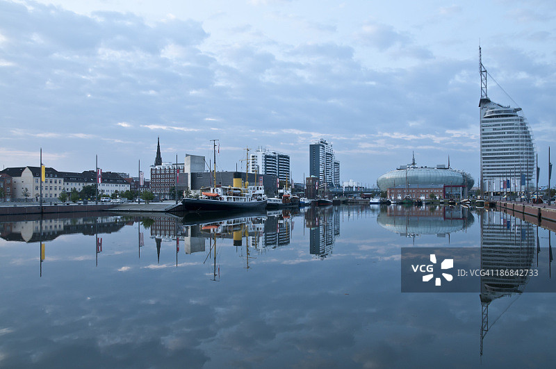 清晨的不莱梅港图片素材