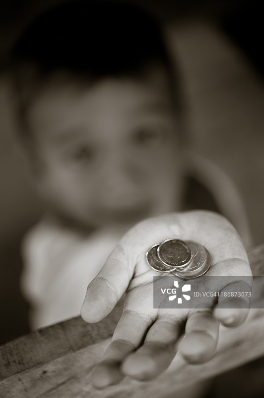 贫困的手图片素材