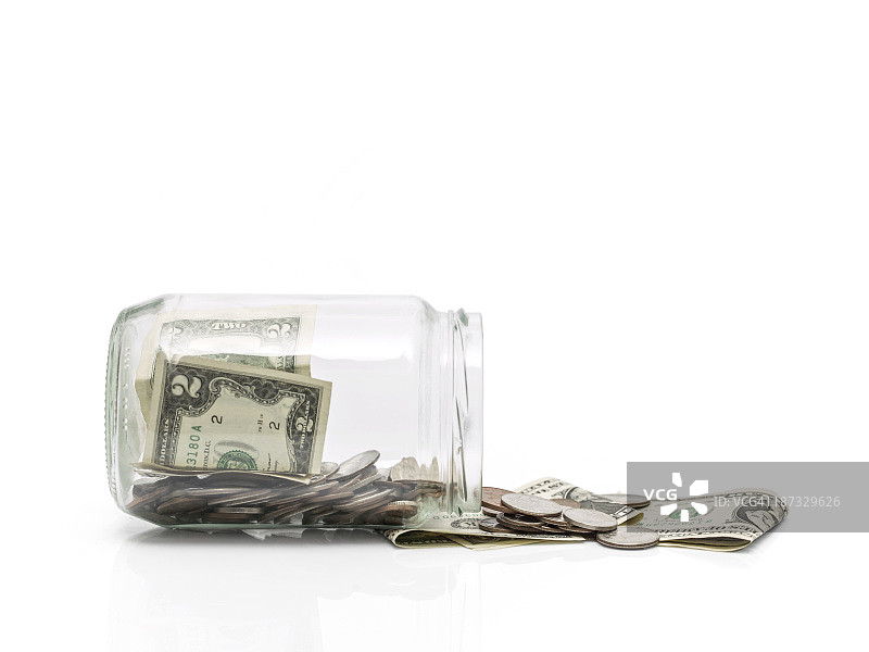 白色背景上的小储蓄罐图片素材