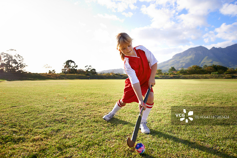 她身怀绝技图片素材
