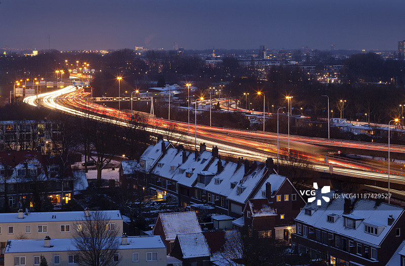 暮色中的鹿特丹高速公路图片素材
