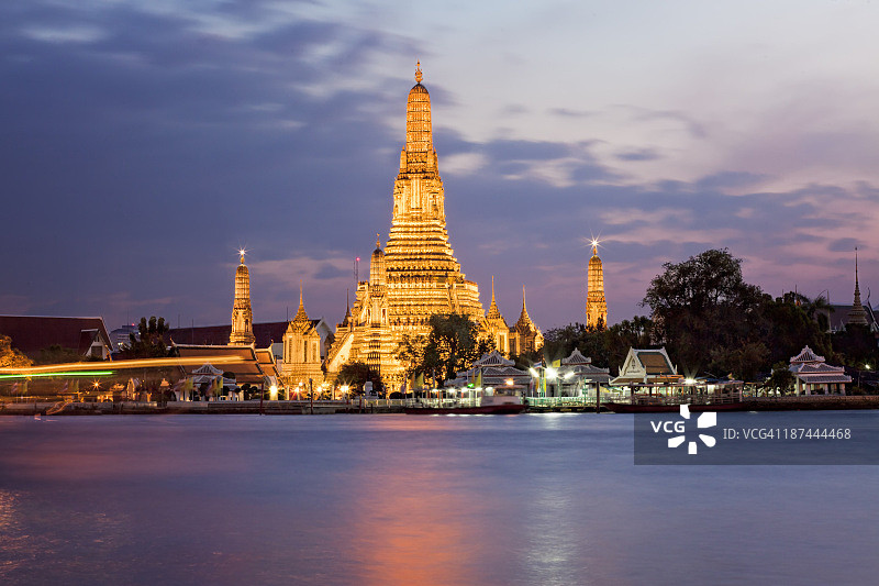 泰国曼谷郑王庙日出图片素材