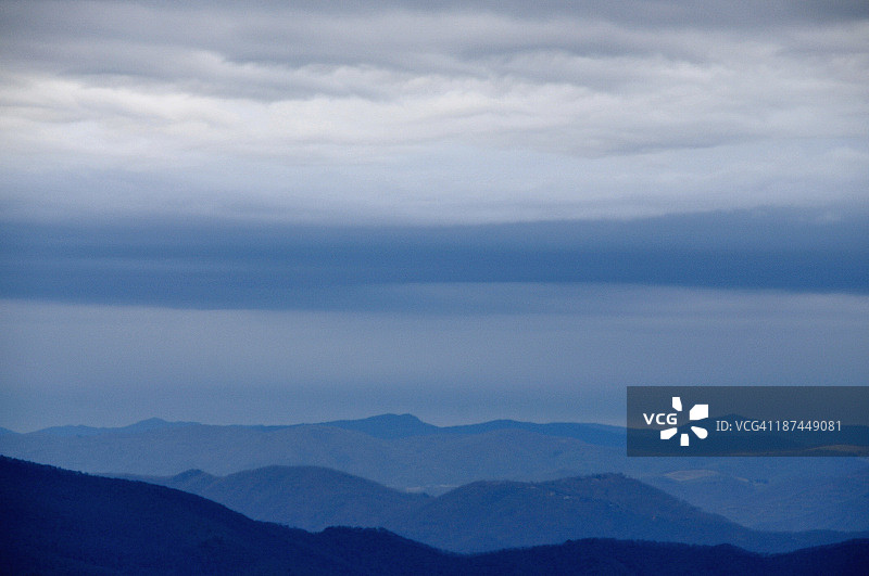 层层叠叠的蓝色图片素材
