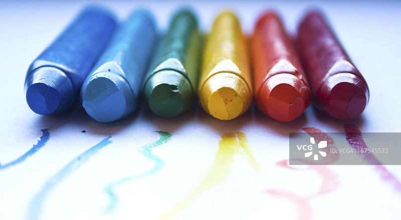 彩色蜡笔图片素材