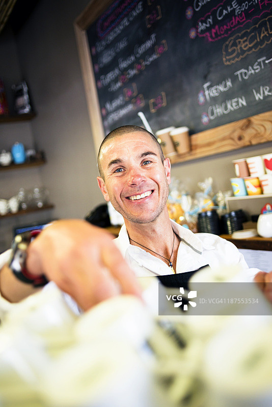 堆叠的杯子图片素材