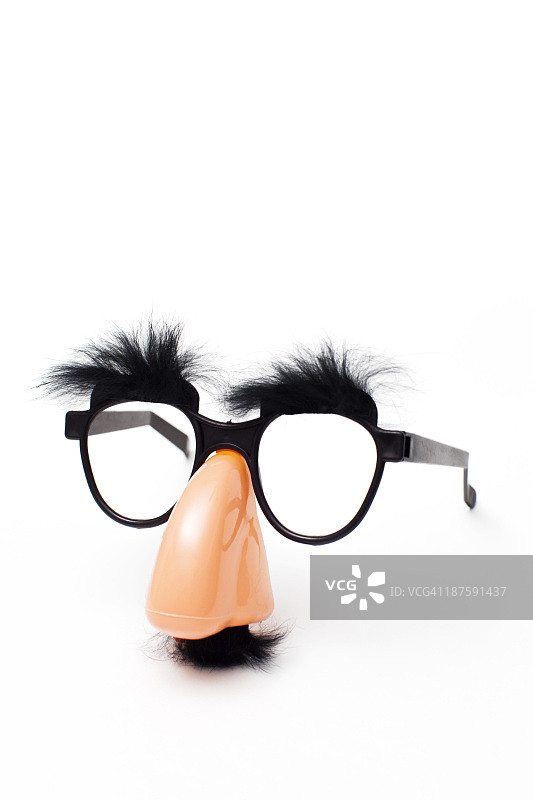 格劳乔·马克斯新奇眼镜，白色背景图片素材