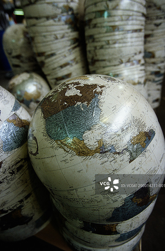 地球仪制造厂中的半球特写图片素材