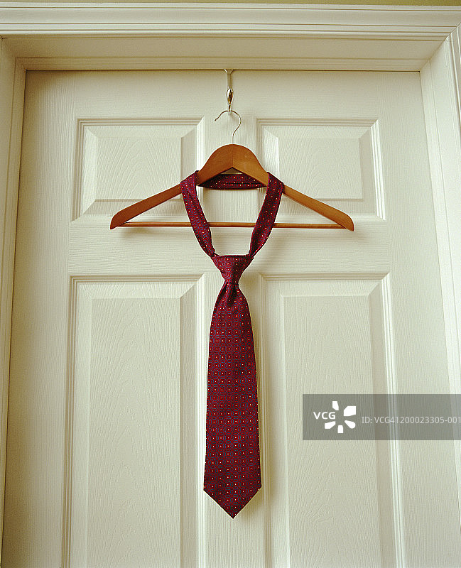 挂在衣架上的领带图片素材