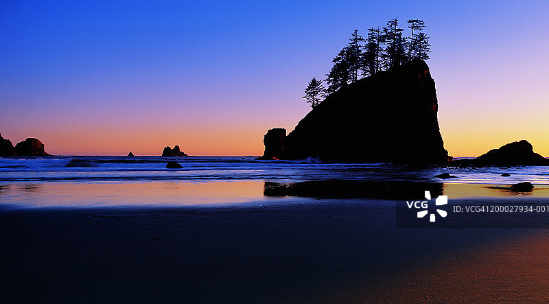 美国华盛顿州奥林匹克国家公园第二海滩日落图片素材