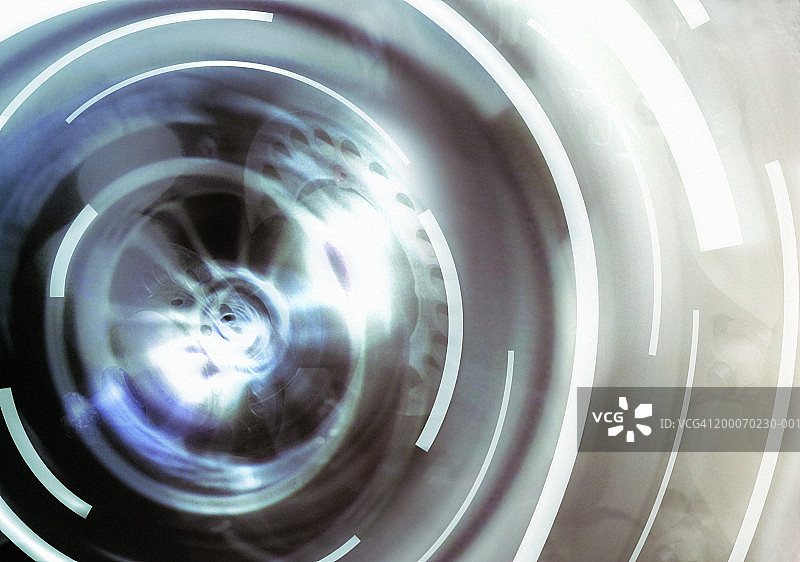 车辆车轮旋转（模糊运动）图片素材