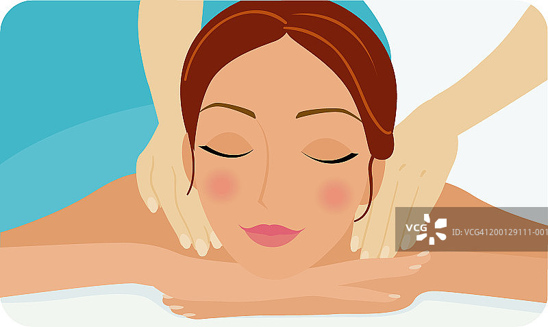 女人接受肩部按摩，特写图片素材