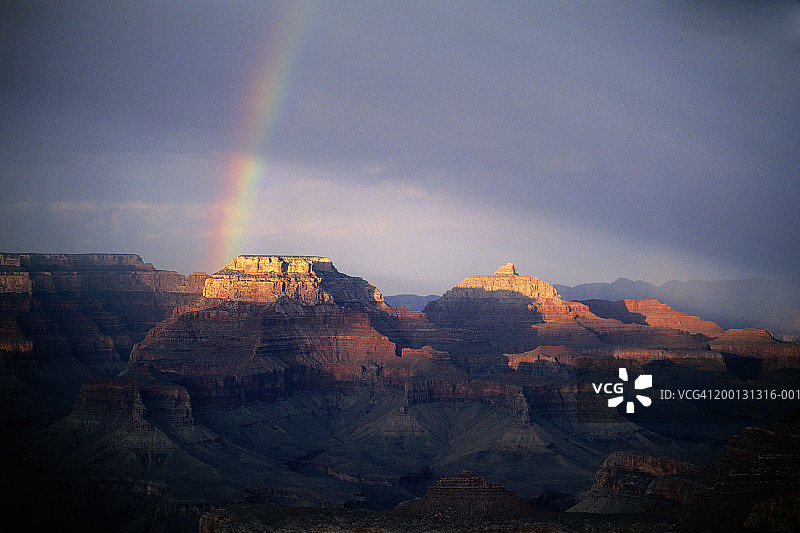 美国亚利桑那州大峡谷峡谷上的彩虹图片素材