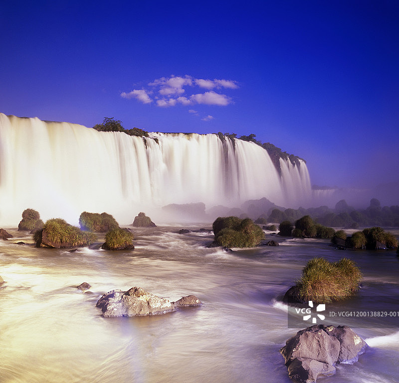 巴西巴拉那州伊瓜苏瀑布弗洛里亚诺瀑布图片素材