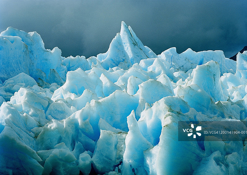 冰川上的冰峰图片素材
