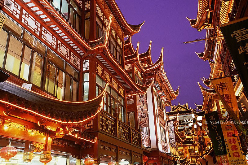 中国上海豫园购物区夜景图片素材