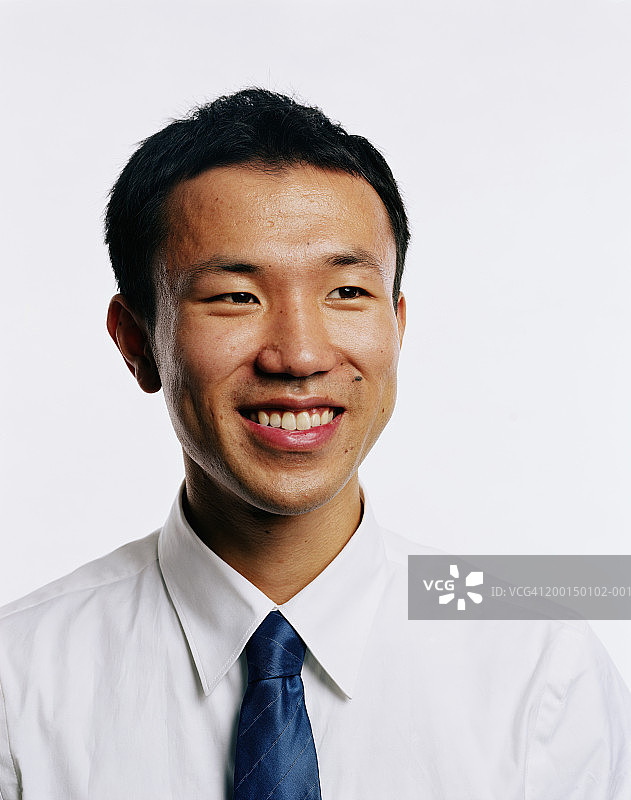 微笑的商务男士肖像图片素材