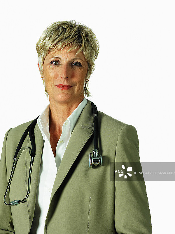 中年女医生微笑肖像图片素材