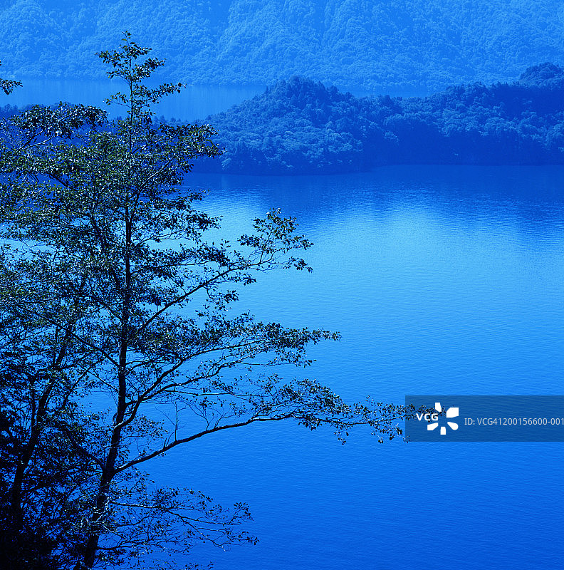 日本青森县十和田湖黄昏景色图片素材