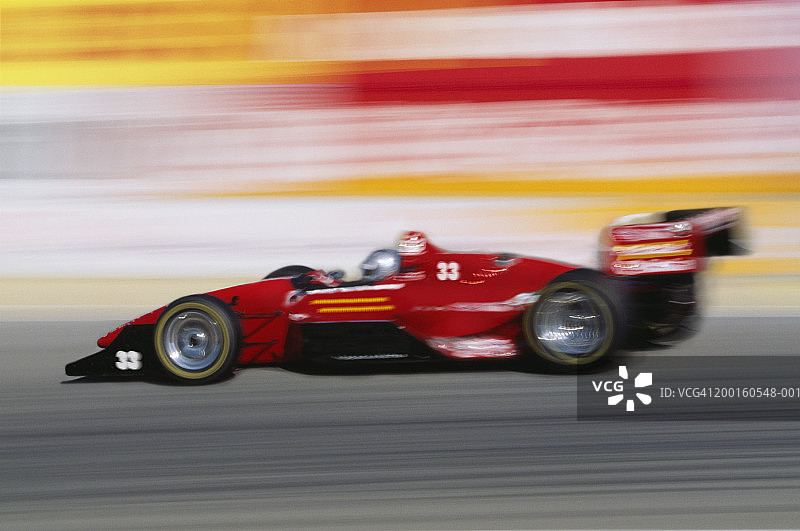 赛车侧视图（模糊运动，数字合成）图片素材