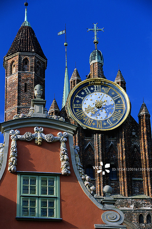 波兰格但斯克圣玛丽大教堂钟面特写图片素材