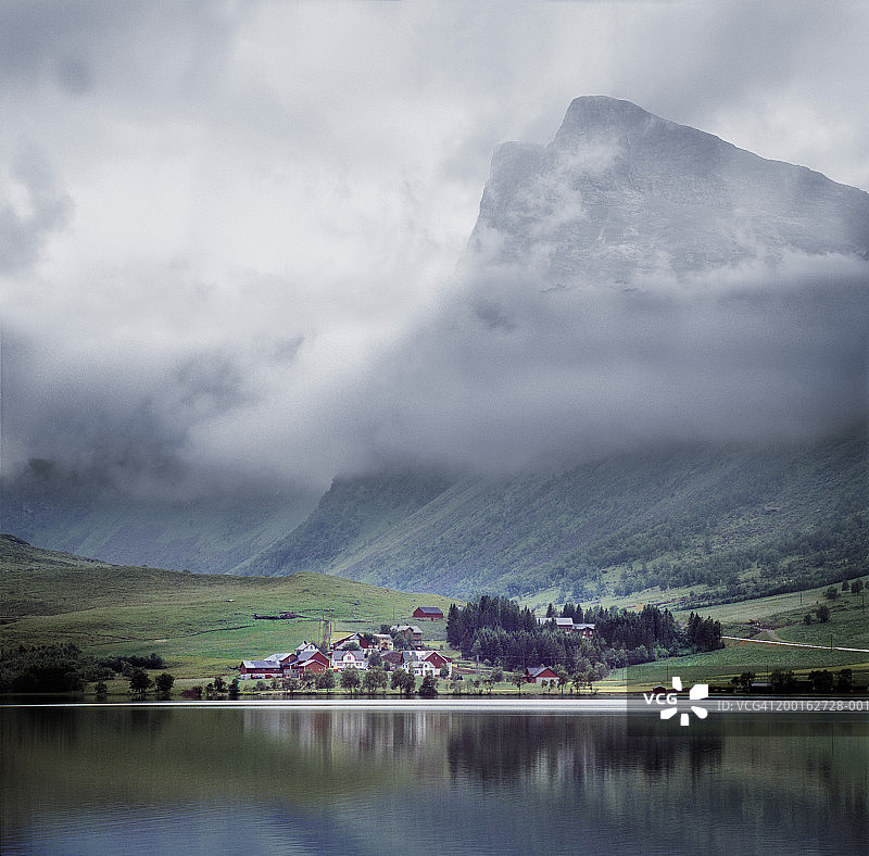 挪威沿海村庄（数字合成图）图片素材
