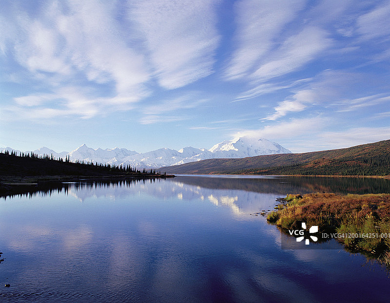 美国，阿拉斯加，德纳里国家公园，德纳利山和奇迹湖，黎明图片素材