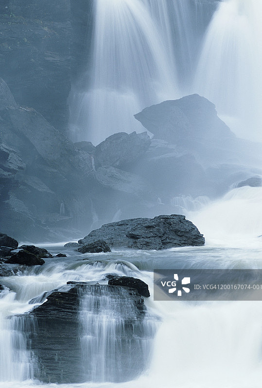 夏季瑞典耶姆特兰省里斯塔法伦瀑布图片素材