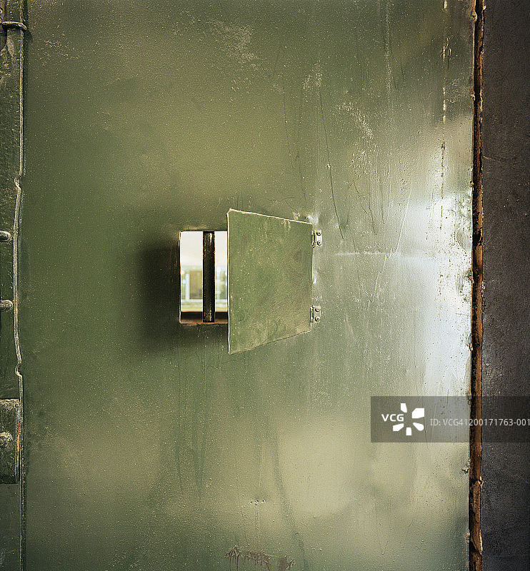 越南河内“河内希尔顿”监狱小窗图片素材