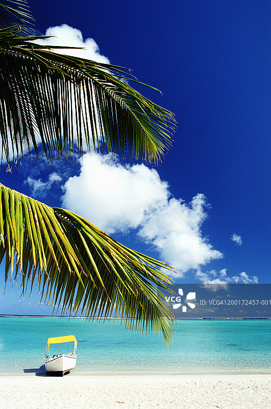 毛里求斯，莫纳布拉班特山，海滩上的船图片素材