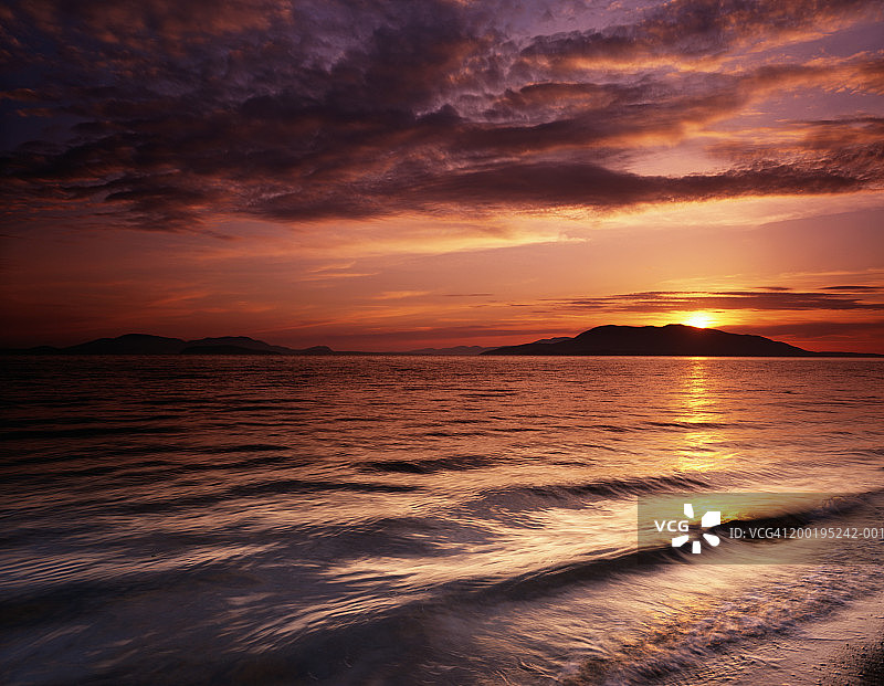 美国华盛顿州拉勒比州立公园萨米什湾的日落图片素材