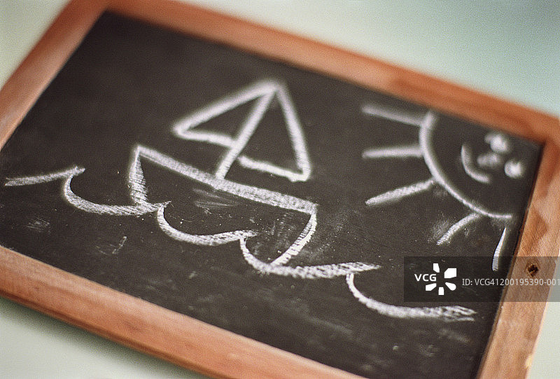 水上帆船粉笔画图片素材