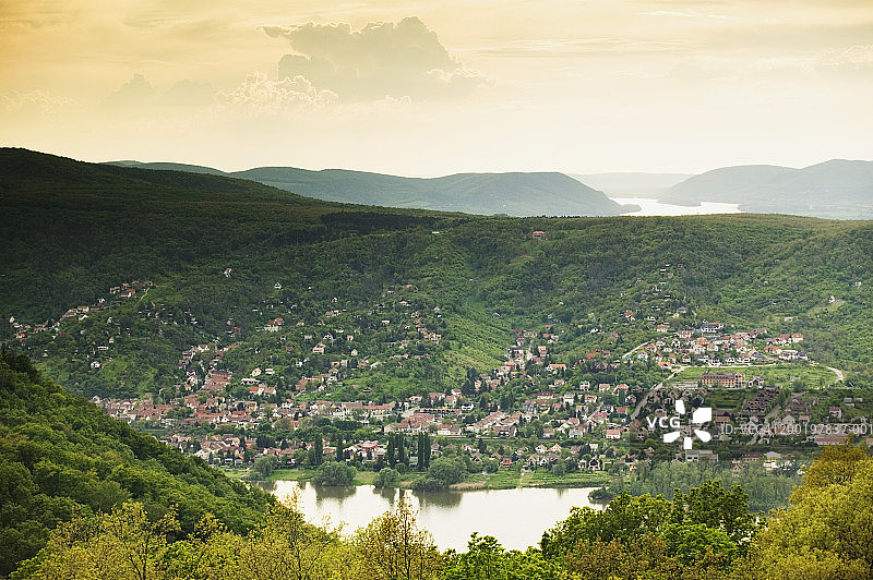 匈牙利多瑙河本德纳吉马罗斯镇鸟瞰图图片素材