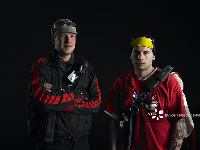 两位男自行车信使的肖像图片素材