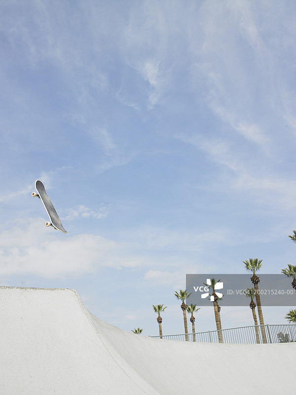 空中滑板图片素材