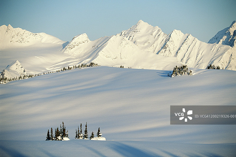 加拿大不列颠哥伦比亚省珀塞尔山脉，日出冬景图片素材