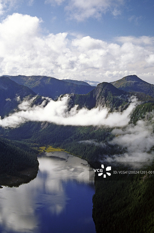 美国东南阿拉斯加迷雾峡湾国家纪念地潘趣酒碗湖图片素材
