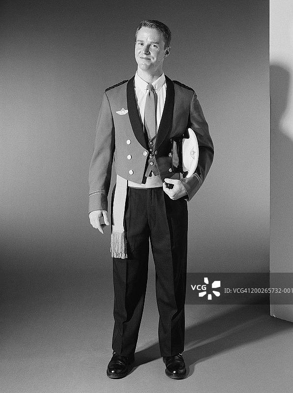 黑白军用飞行员肖像图片素材