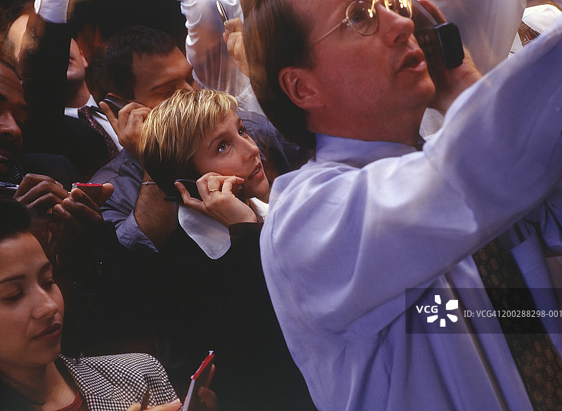 经纪人在证券交易时段工作图片素材