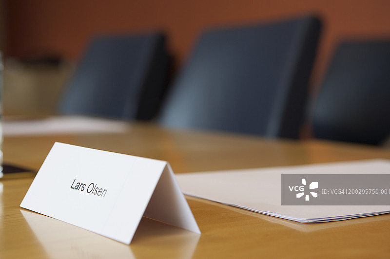 办公桌上的地名标签图片素材