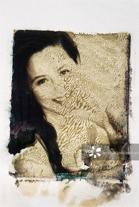 微笑的年轻女人，特写图片素材