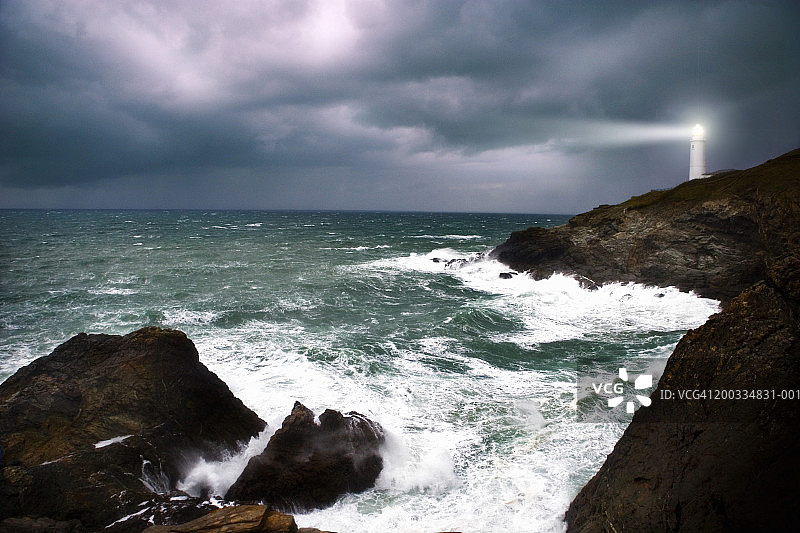 英国康沃尔特雷沃斯角灯塔，黄昏（数码合成）图片素材