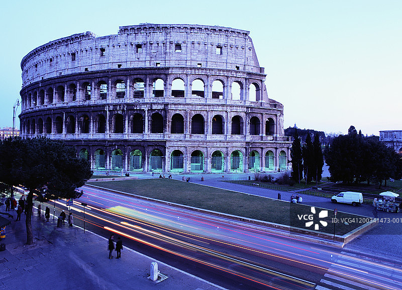意大利罗马斗兽场夜景（虚化动感）图片素材