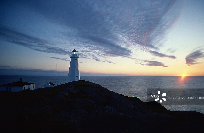 加拿大纽芬兰斯皮尔角灯塔日出图片素材
