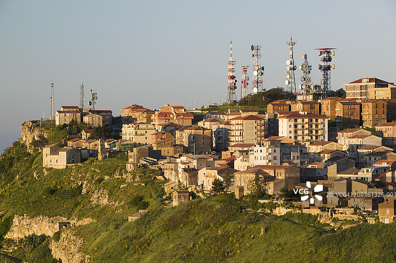 意大利西西里岛恩纳天际线黎明景色图片素材